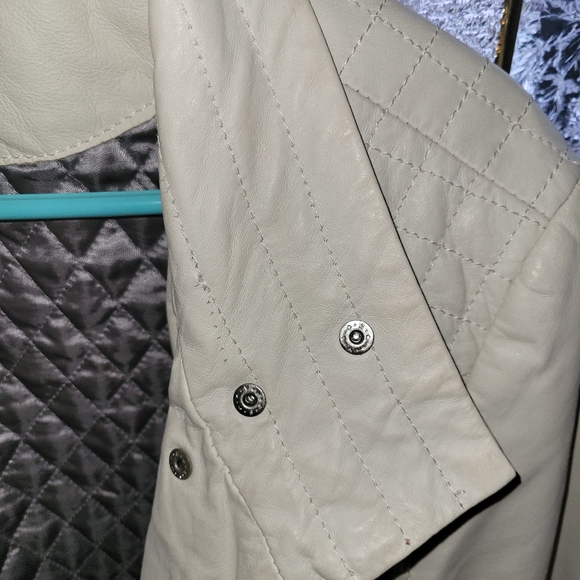 Danier Cream Leather Jacket - Picture 3 of 5